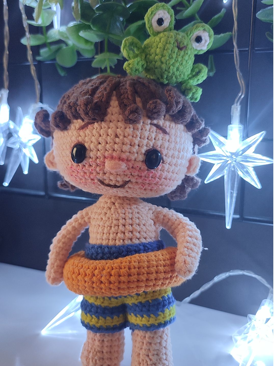 kucuk-bey-sip-sip-amigurumi-cok-renkli