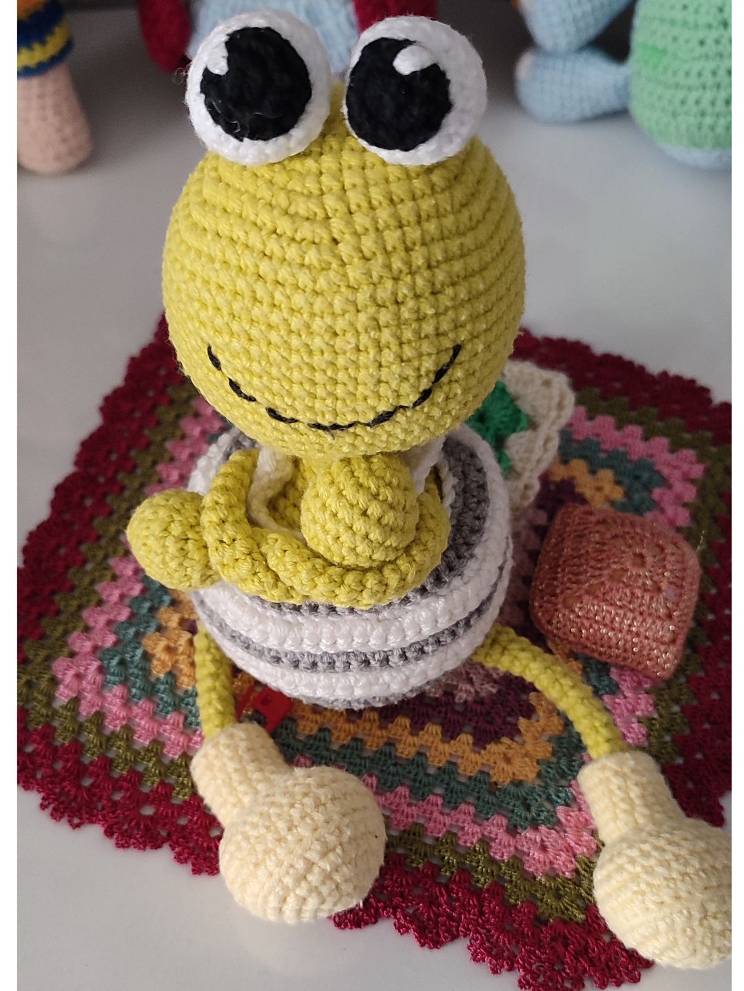 kurbaga-yoyo-amigurumi-yesil
