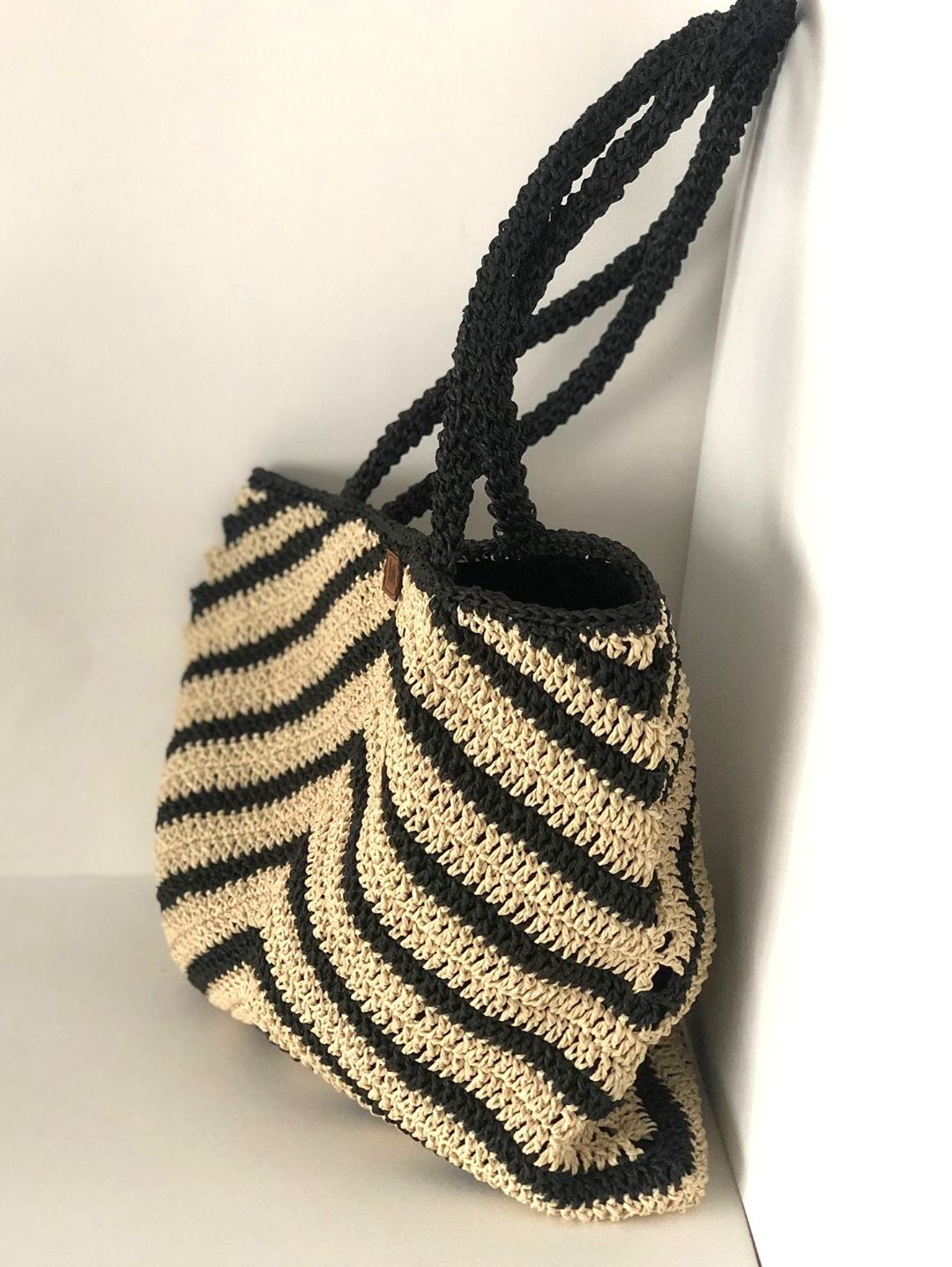 2-renk-orgu-dokulu-zigzag-seritli-tote-canta-siyah