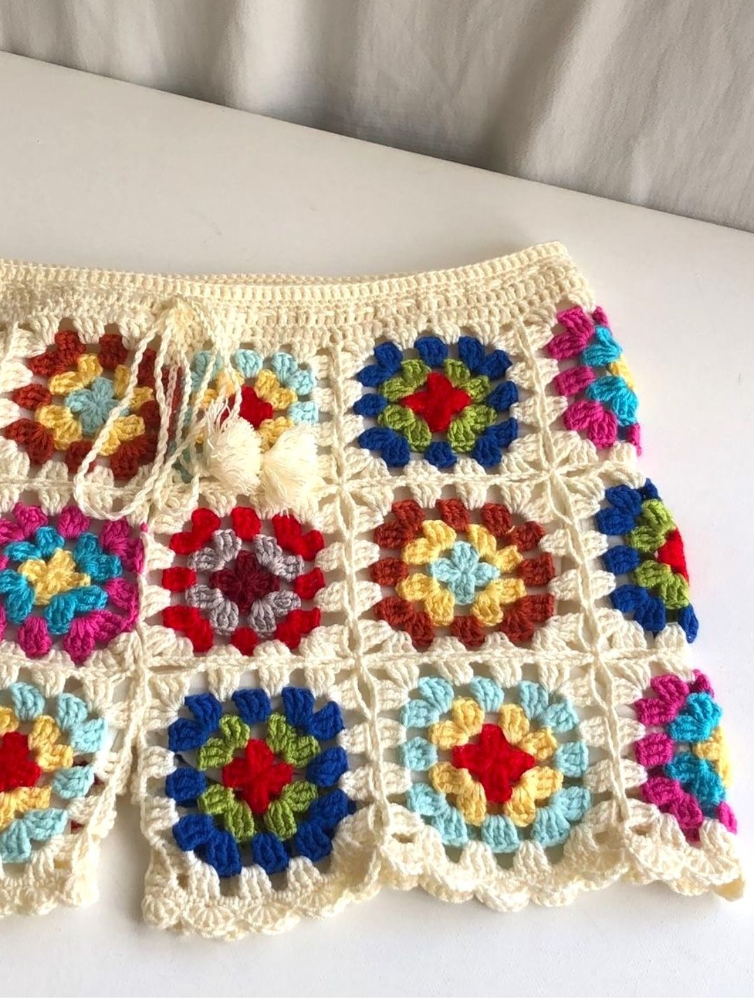 cok-renkli-el-orgusu-motifli-sort-cok-renkli