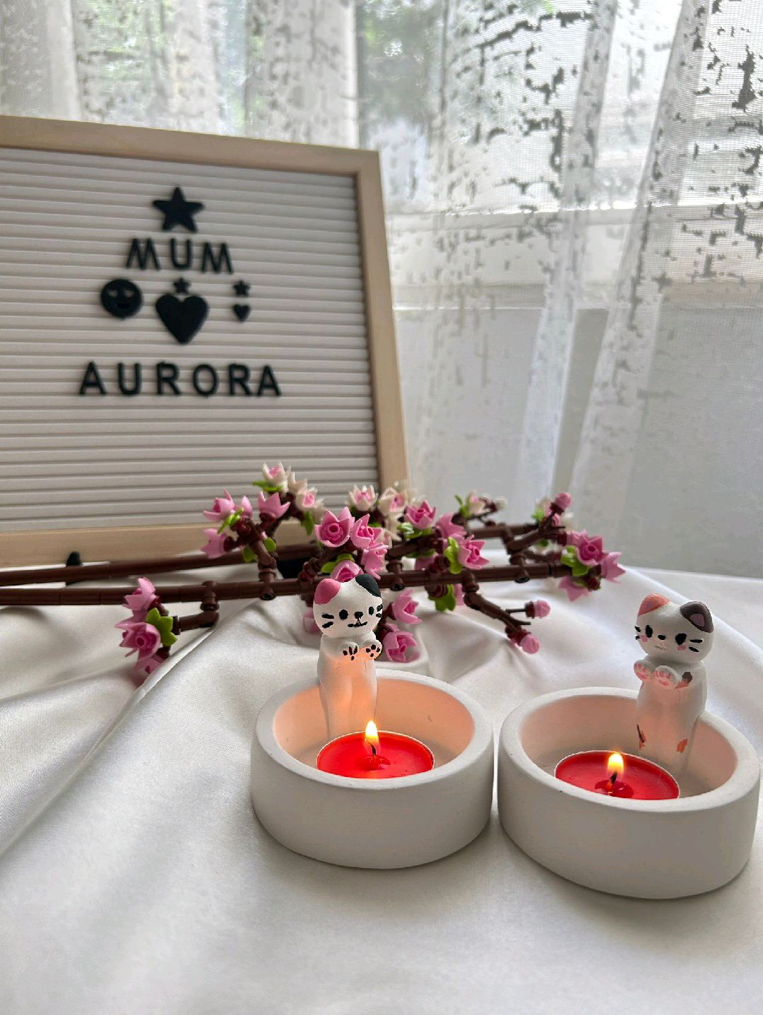 usuyen-kediler-tealight-mumluk-beyaz
