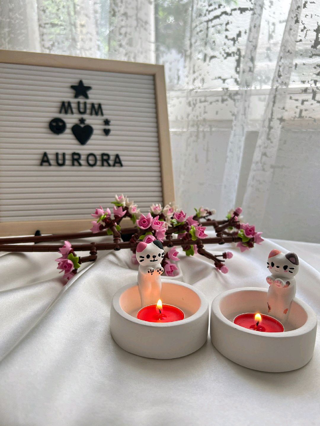 usuyen-kediler-tealight-mumluk-beyaz