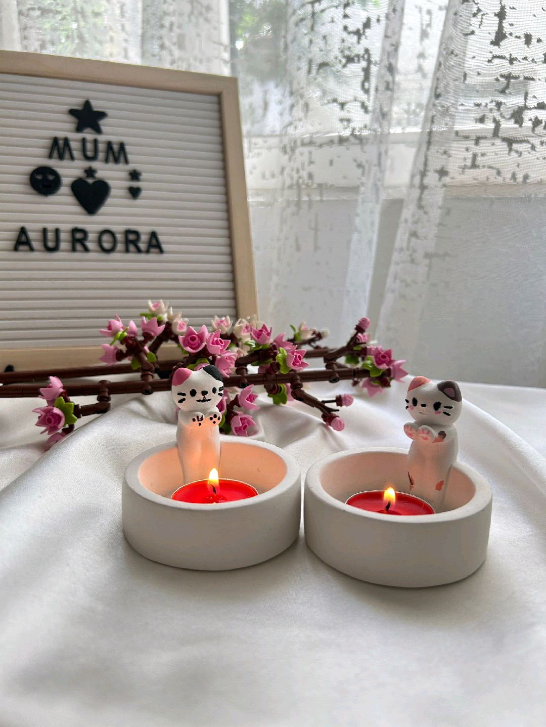 usuyen-kediler-tealight-mumluk-beyaz