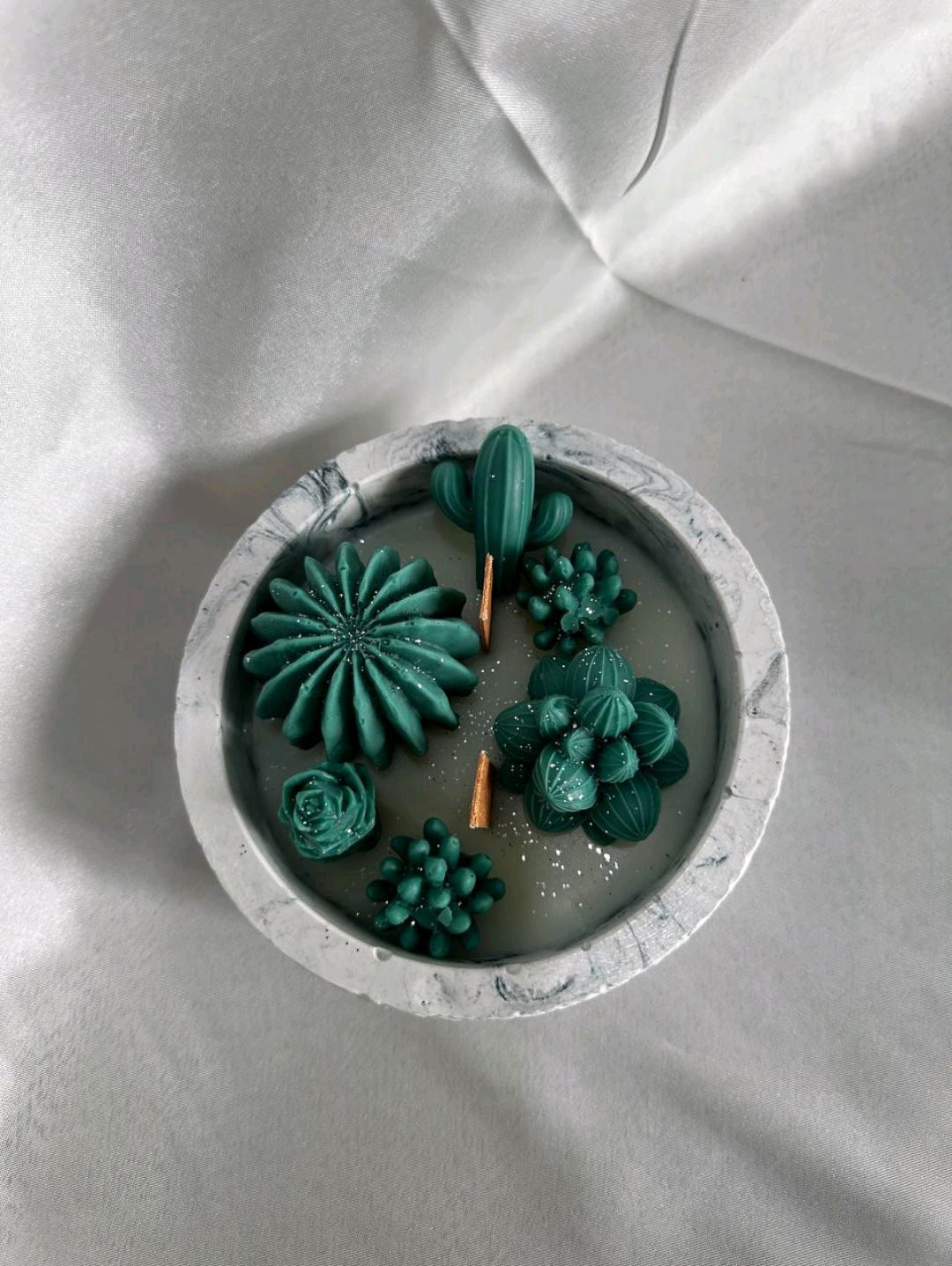 sukulent-bahcesi-kokulu-mum-beyaz