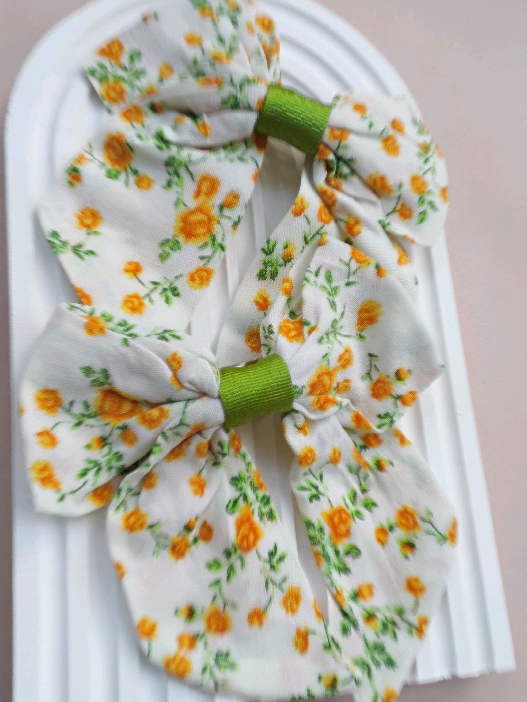 cicekli-kumas-fiyonk-toka-cok-renkli