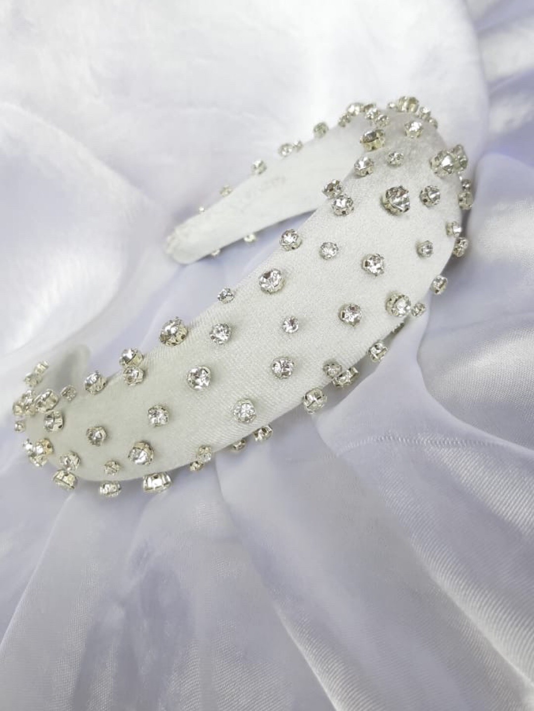 snow-white-kristal-tas-islemeli-beyaz-kadife-tac---sac-bandi