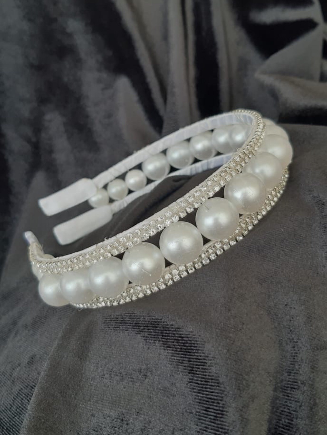 the-big-pearl-beyaz-inci-ve-tasli-toka---sac-aksesuari