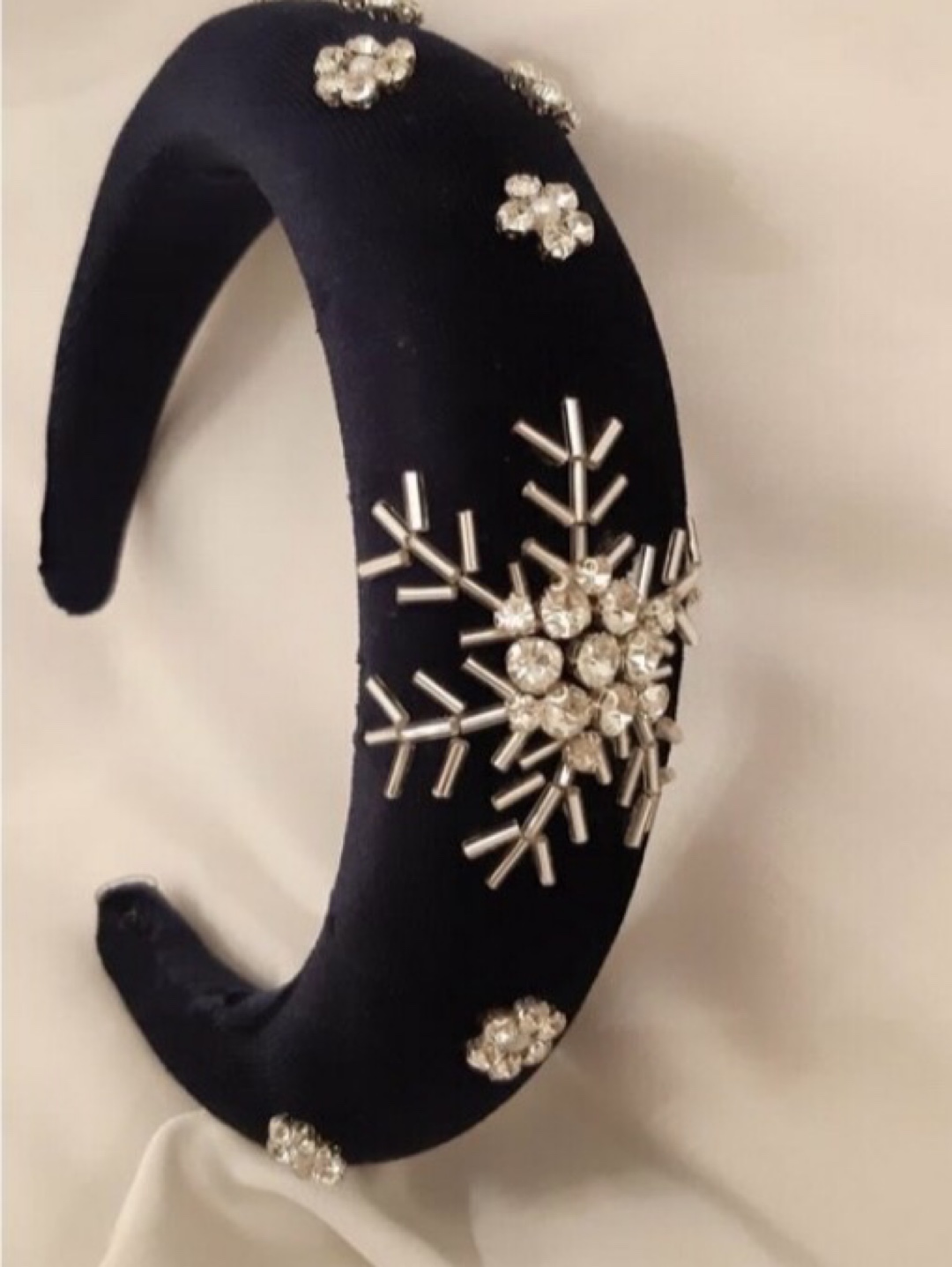snowflake-kesme-boncuk-ve-tas-islemeli-siyah-kadife-tac---sac-aksesuar