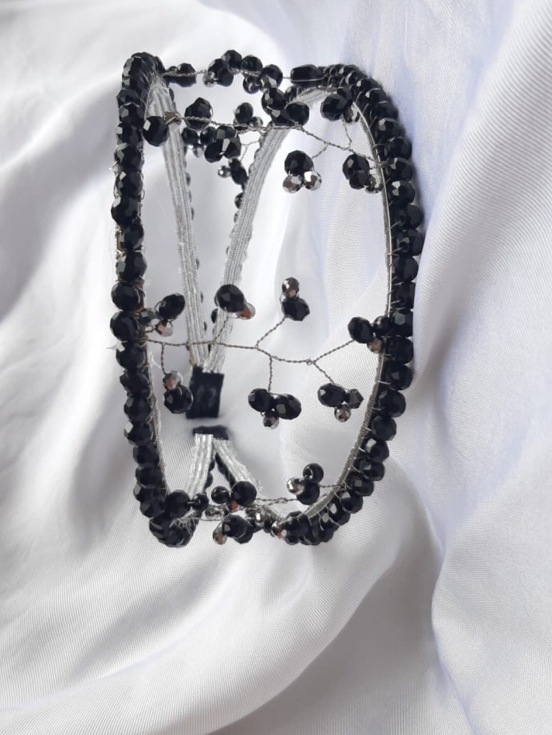 dark-dream-siyah-kristal-boncuk-islemeli-metal-tac---sac-bandi