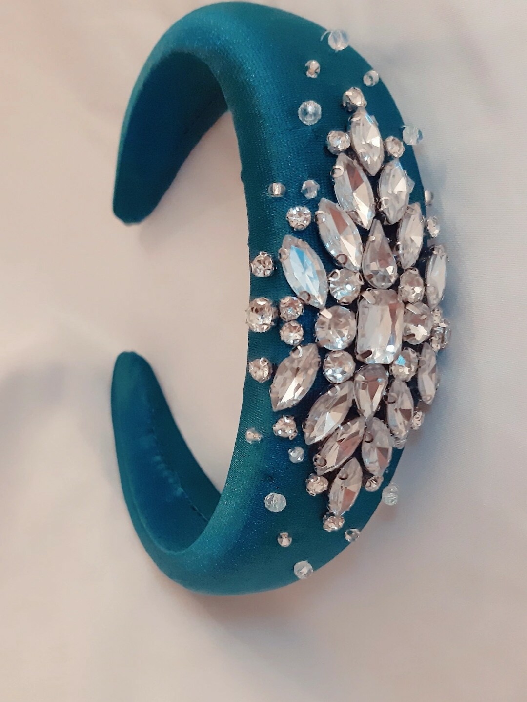blue-diamond-kristal-tas-islemeli-mavi-tac---sac-bandi