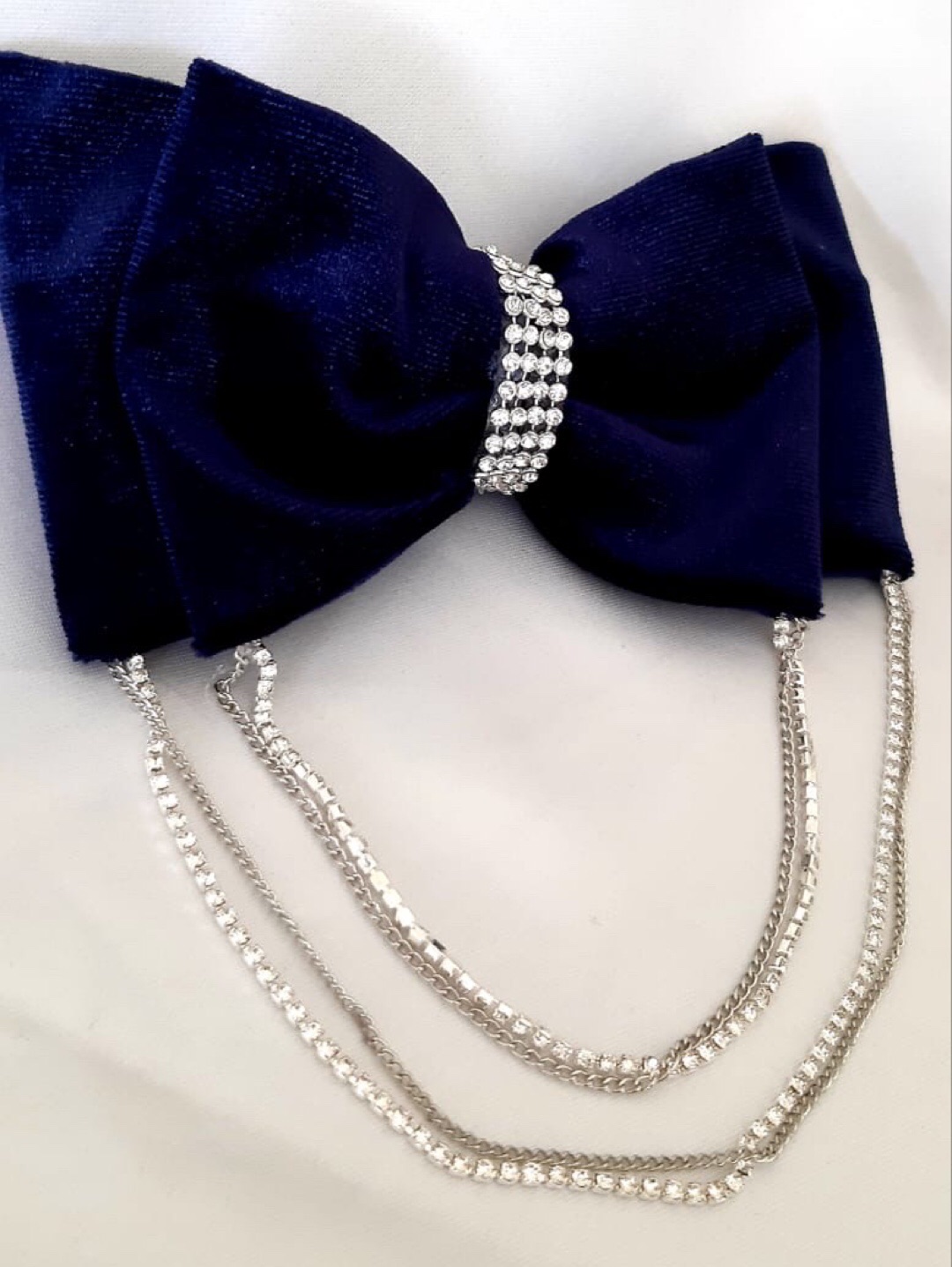 navy-blue-velvet-tas-islemeli-kadife-fiyonk-toka-lacivert