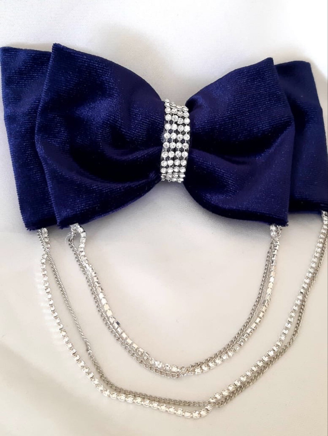 navy-blue-velvet-tas-islemeli-kadife-fiyonk-toka-lacivert