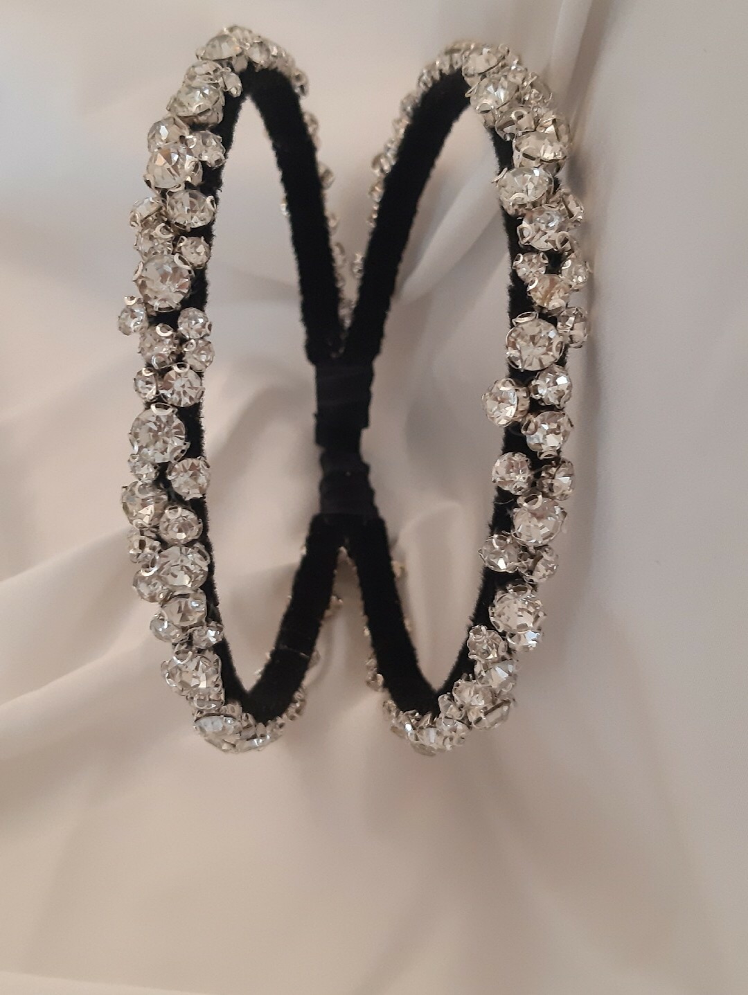 diamond-v6-kristal-tas-islemeli-gumus-tac---sac-bandi