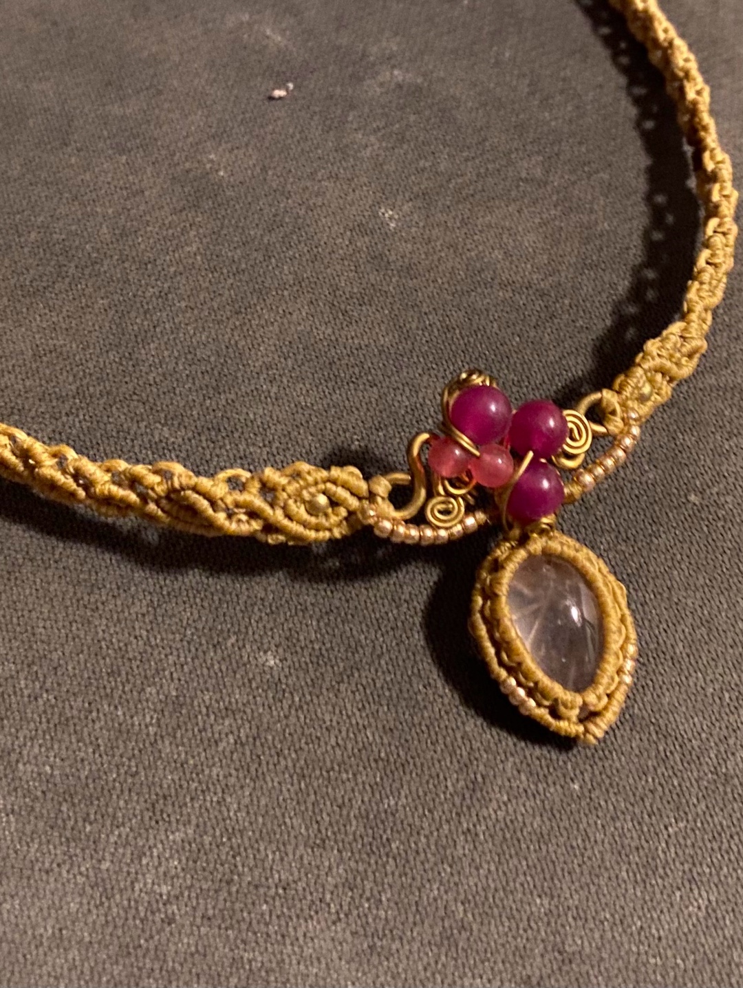 pembe-kuvars-kolyepembe-kuvars-makrome-choker-kolyeel-yapimi-tasarim