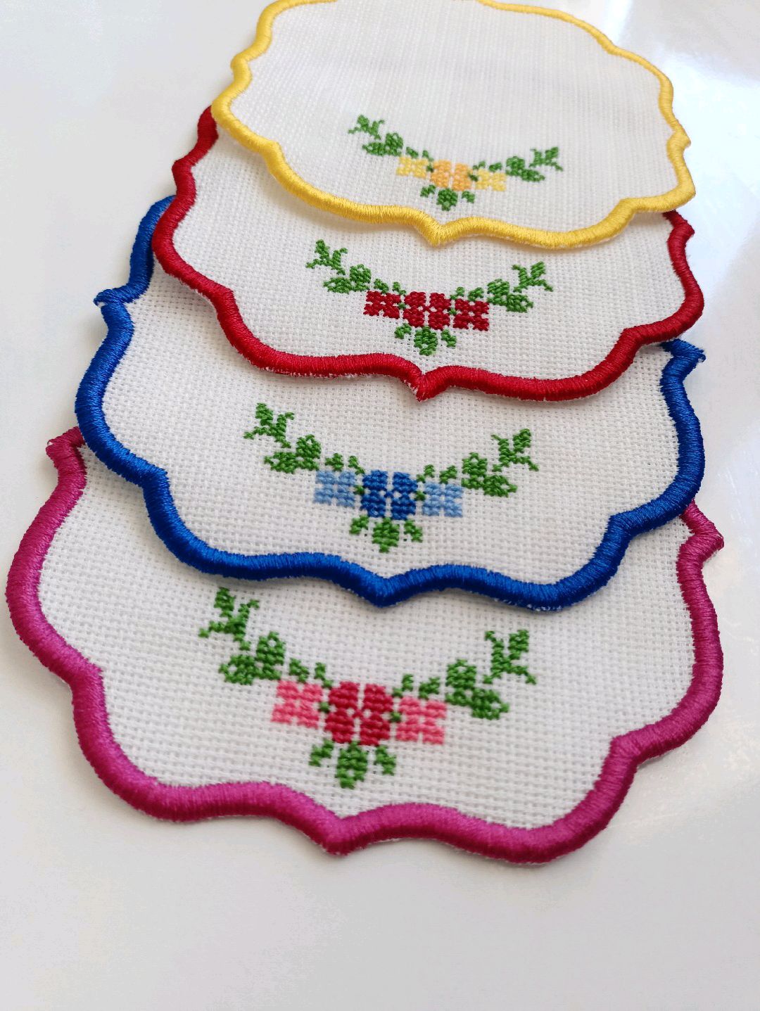 cicek-taci-beyaz