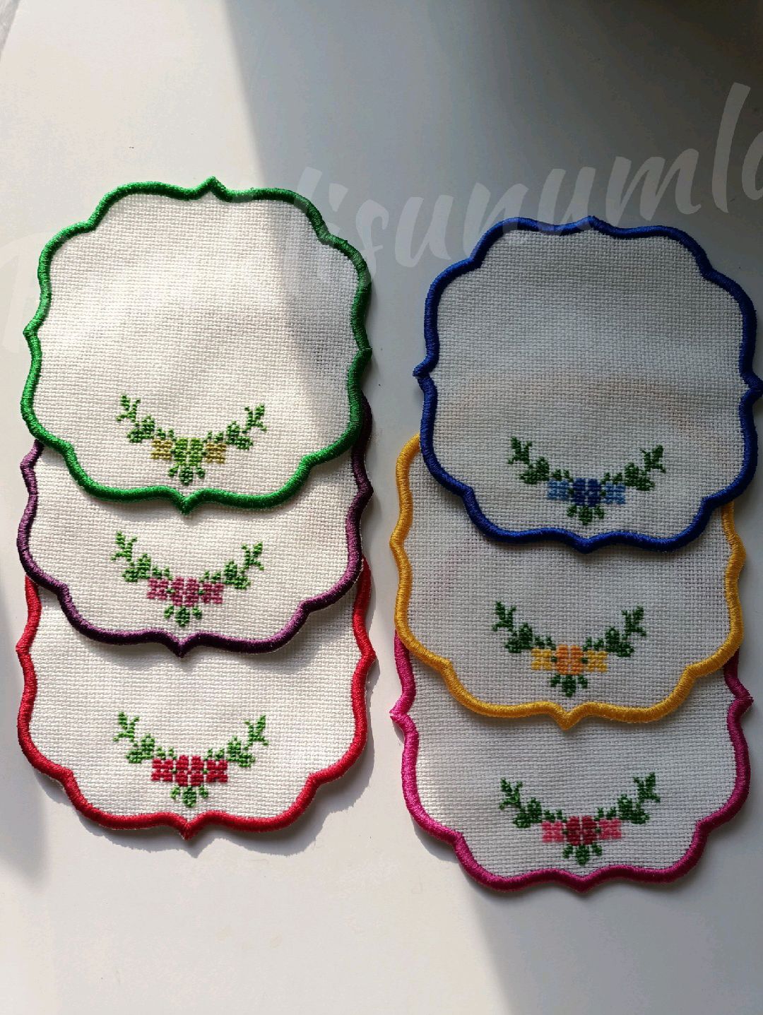 cicek-taci-beyaz