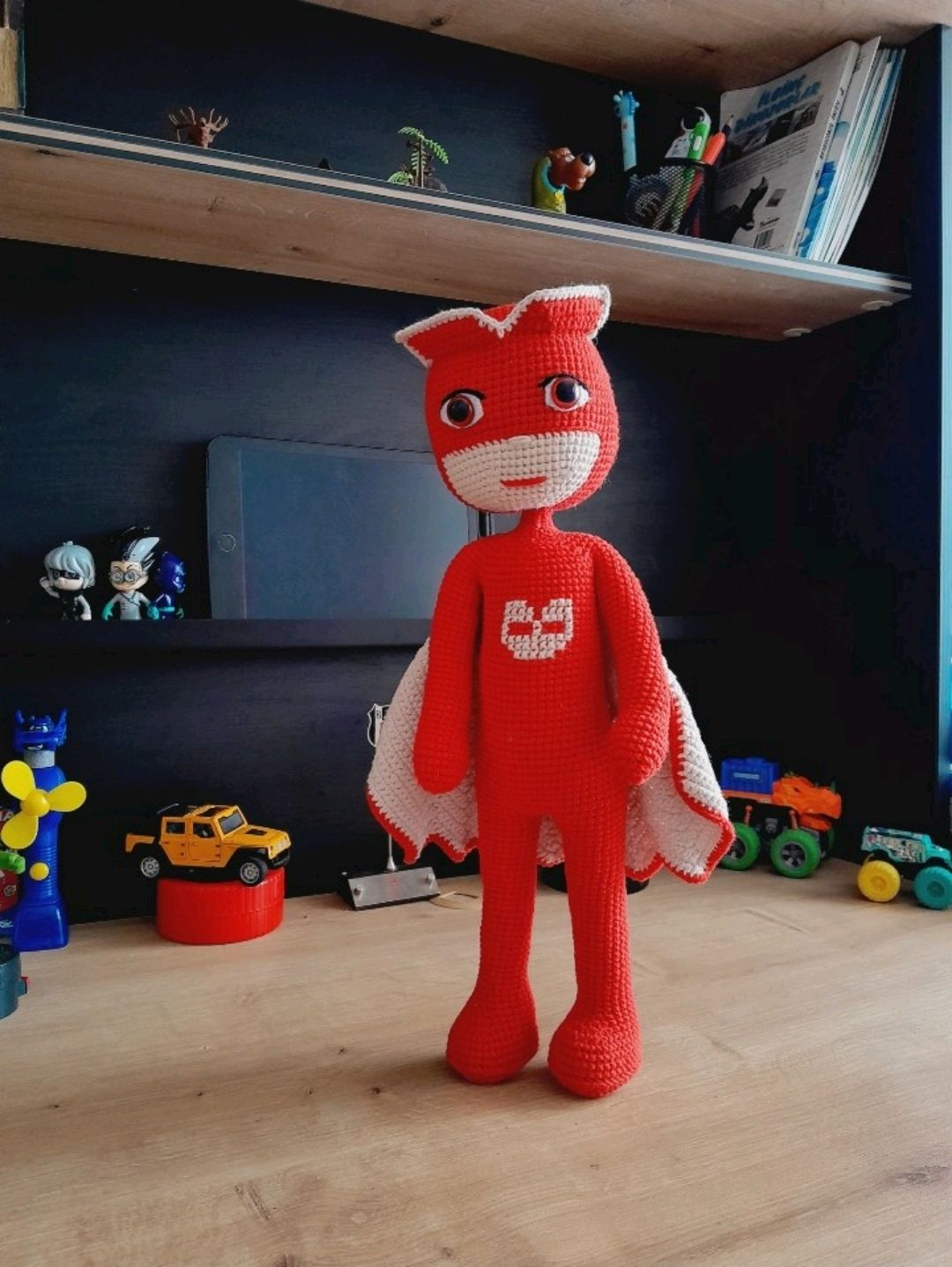 amigurumi-baykus-kiz-kirmizi