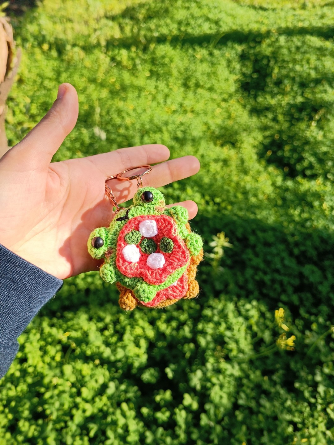 amigurumi-pizza-ayi-ve-kurbaga-anahtarlik-yesil