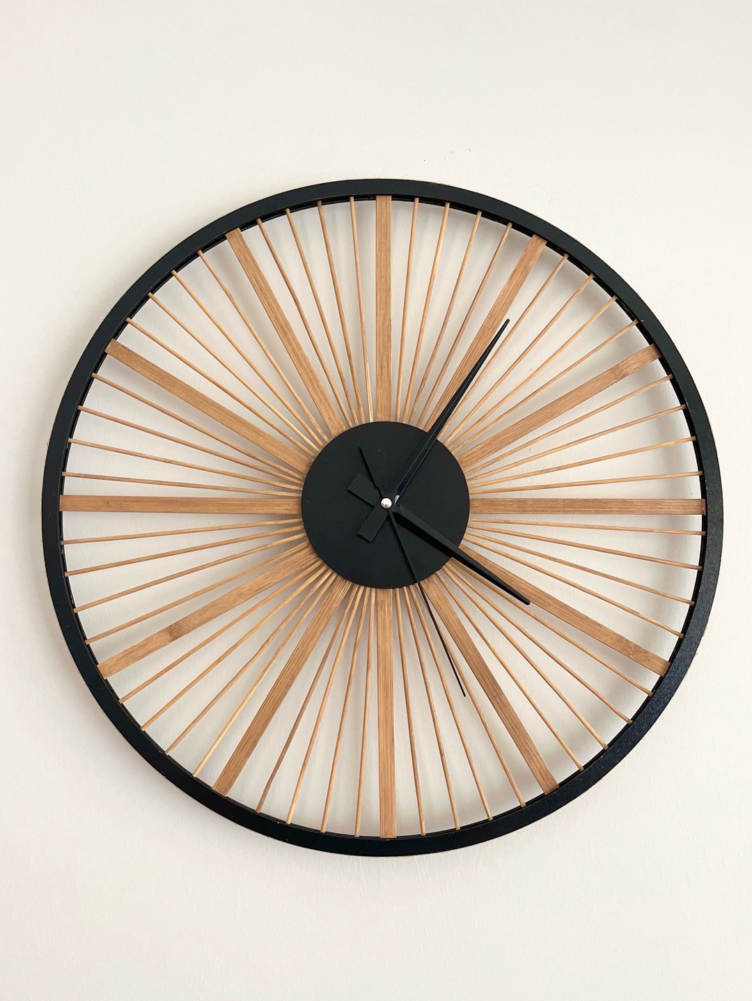 40-cm-el-yapimi-bambu-rattan-dekoratif-duvar-saati-siyah