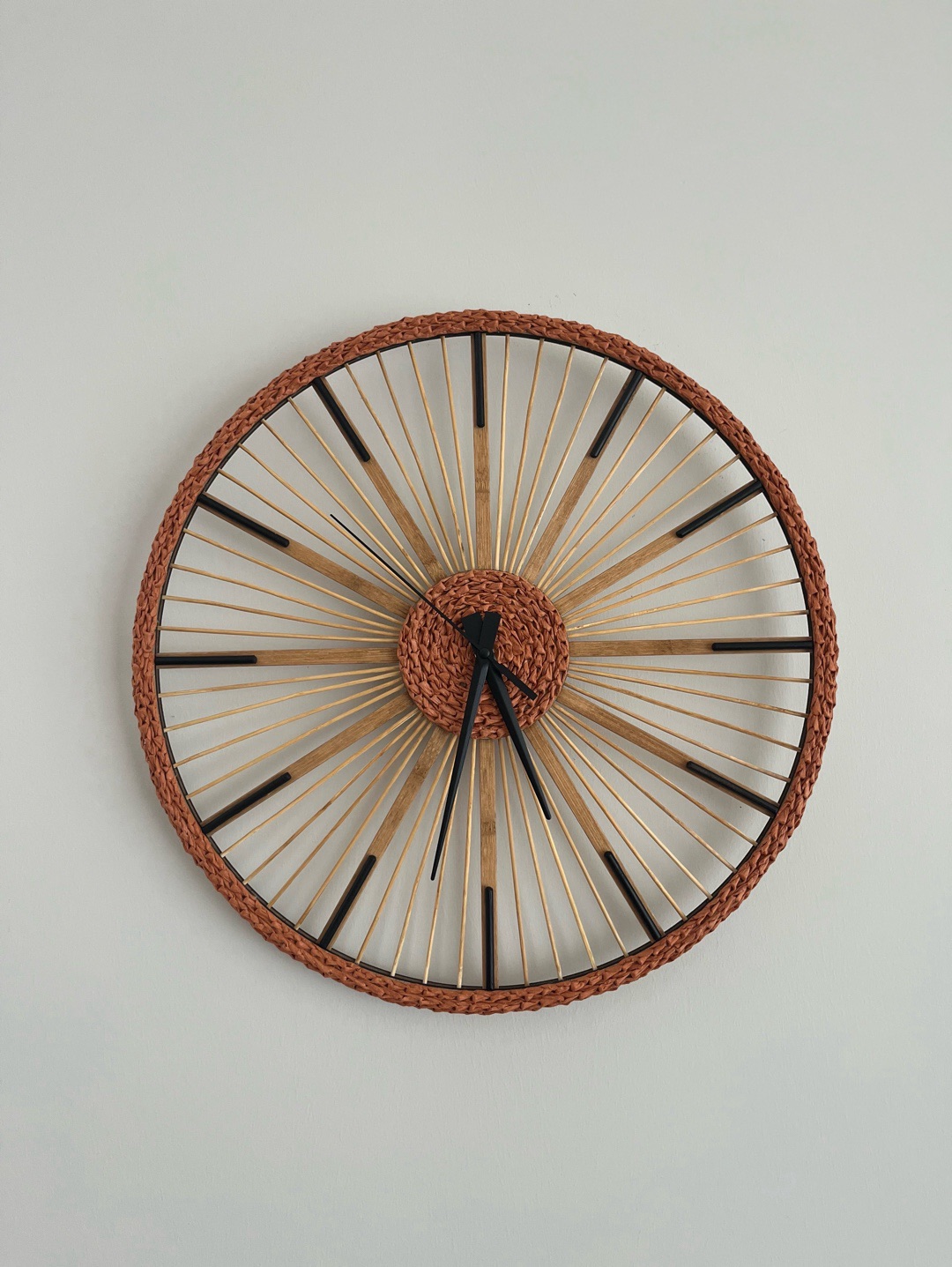 40-cm-el-yapimi-bambu-rattan-dekoratif-duvar-saati-turuncu