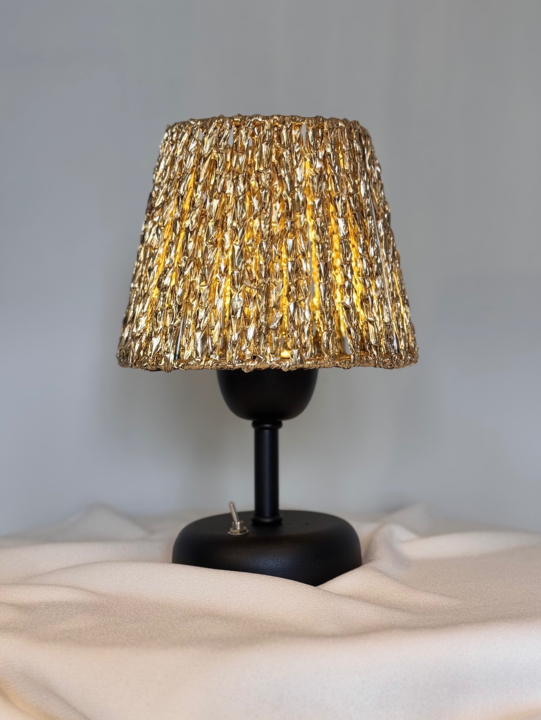 el-yapimi-gold-led-kablosuz-pilli-abajur-masa-lambasi-siyah