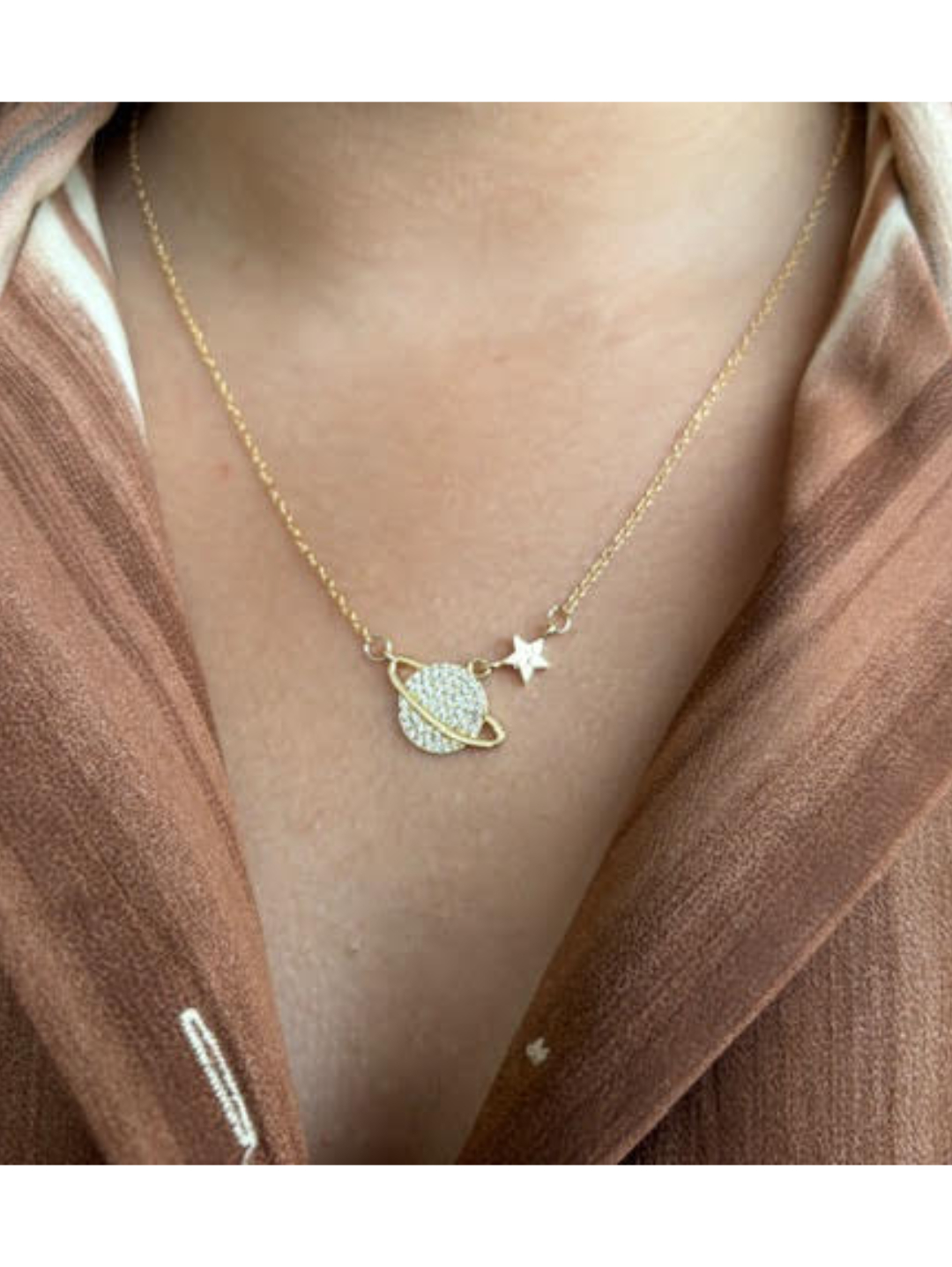 gold-zirkon-tasli-gezegen-saturn-kolye