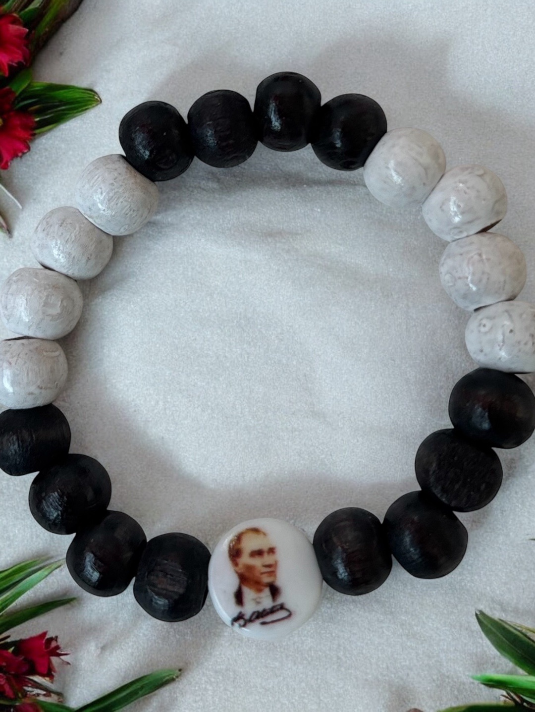 ahsap-boncuklu-ataturk-bileklik