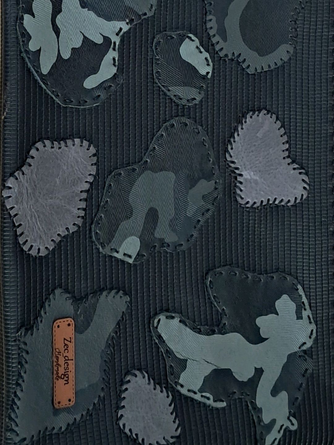 kamuflaj-desen-el-yapimi-deri-clutch-canta-siyah