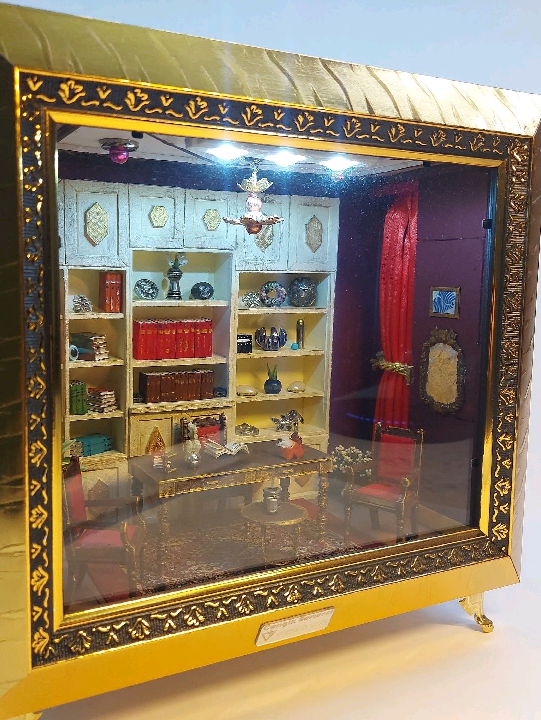 kirmizi-oda-diorama-cok-renkli