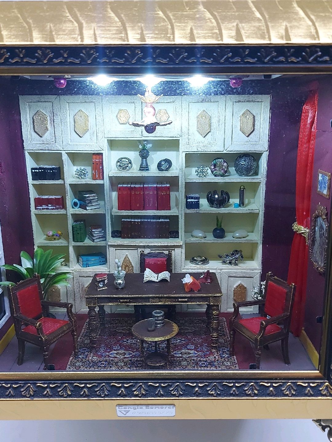 kirmizi-oda-diorama-cok-renkli