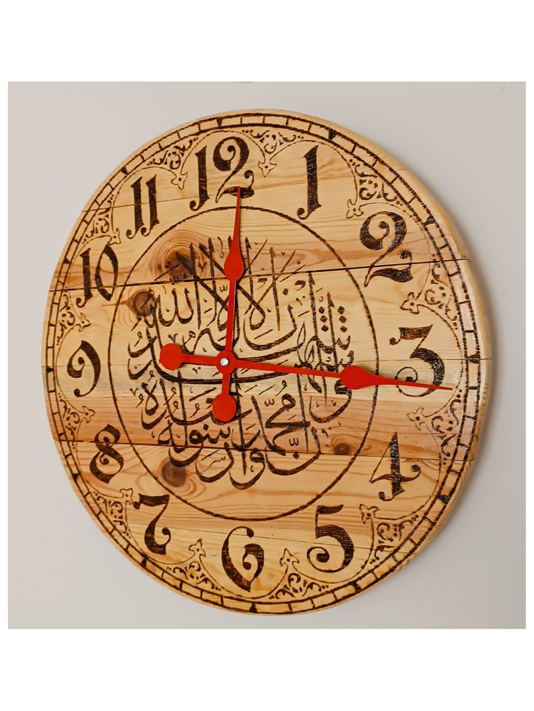 ahsap-duvar-saati-cok-renkli