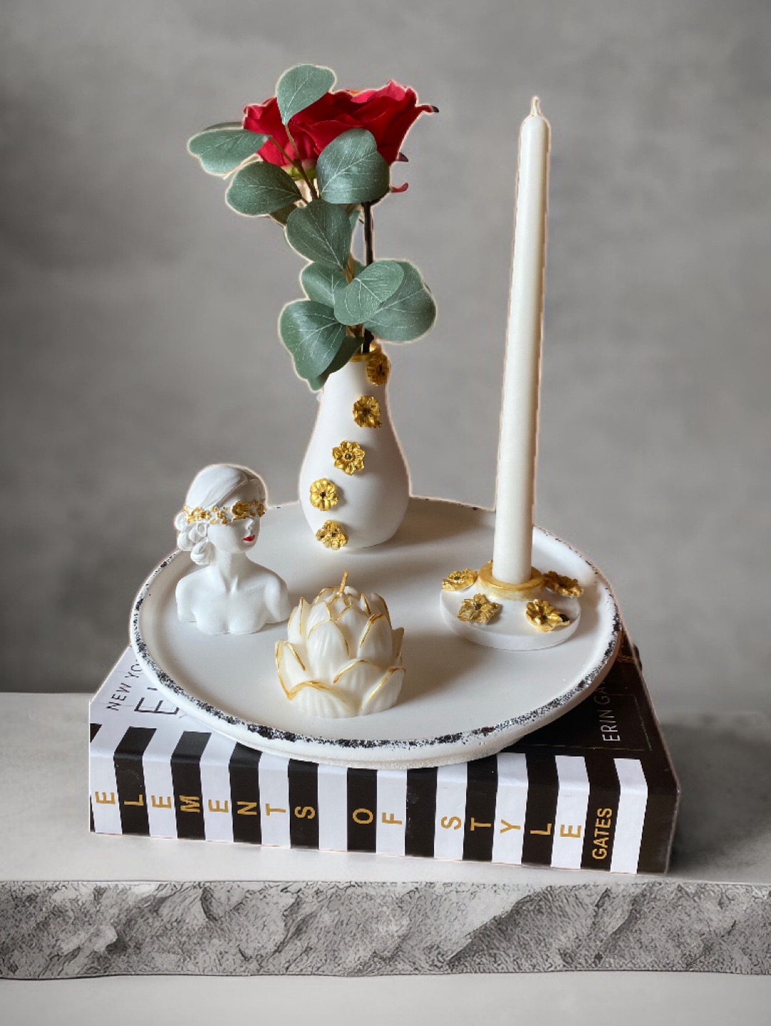 moon-obje-cicek-dekorlu-gold-detayli-lotus-mumlu-set-beyaz