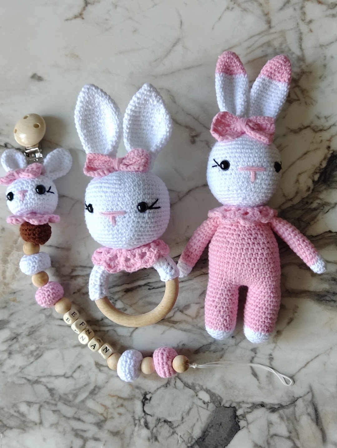 amigurumi-uclu-tavsan-seti-beyaz