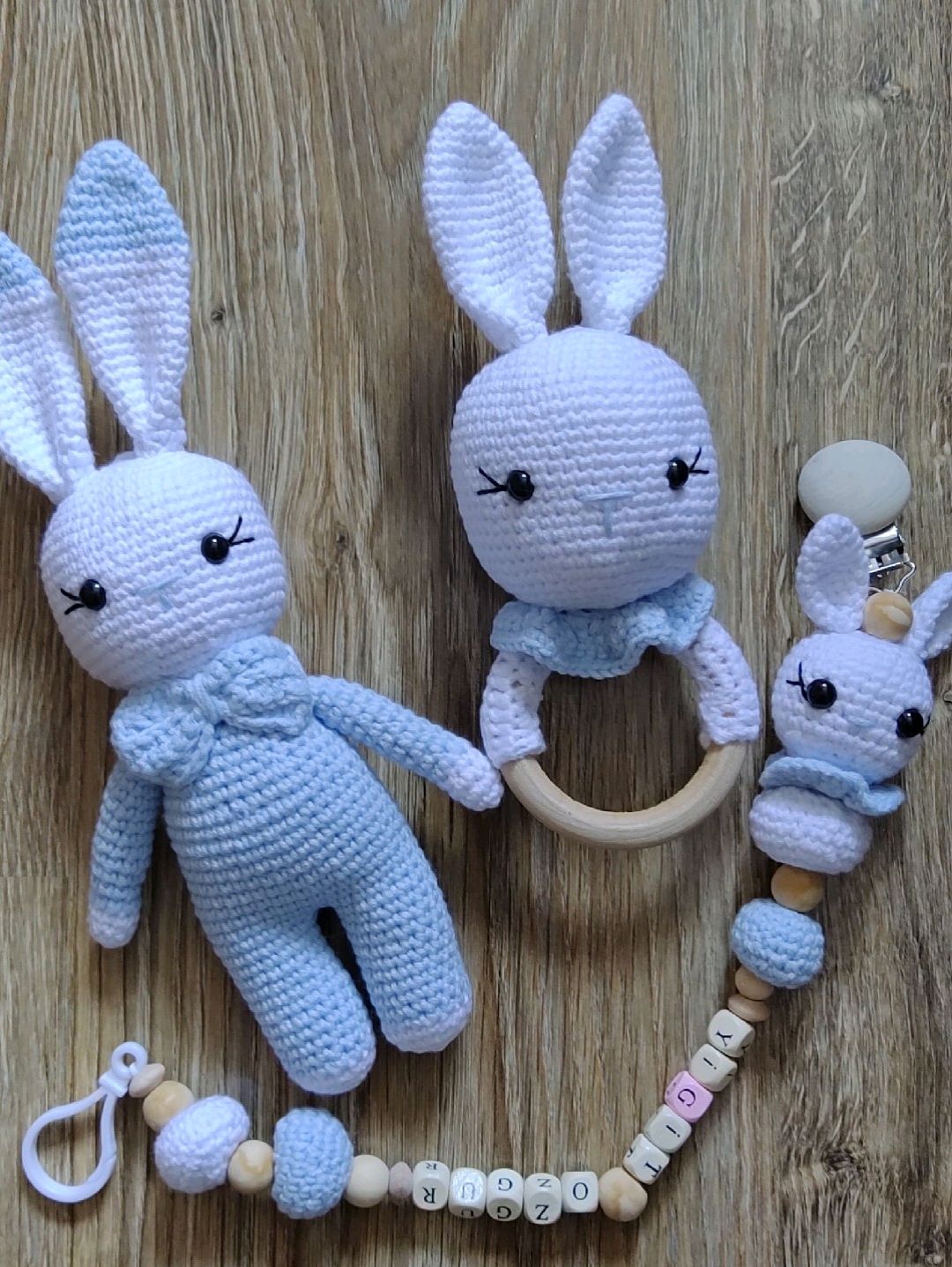 amigurumi-uclu-tavsan-seti-beyaz