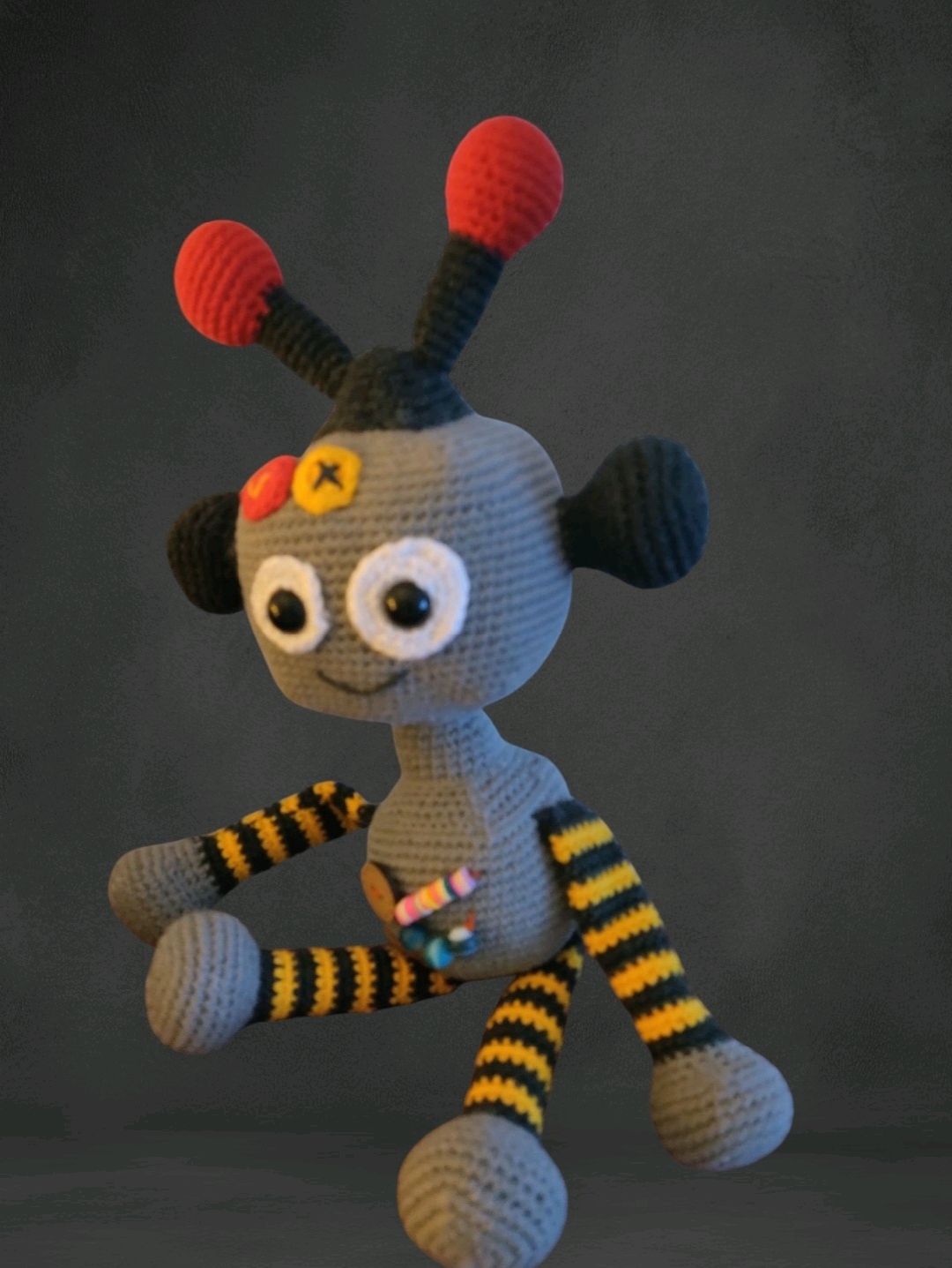 amigurami-oyuncak-robot-gri