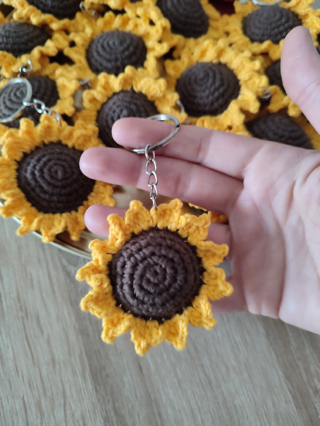 amigurumi-aycicegi-anahtarlik-canta-susu-charm-sari