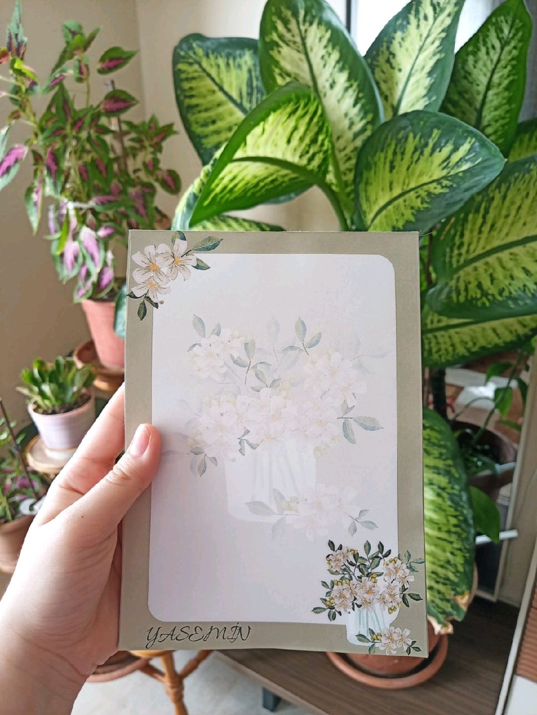 yasemin-cicegi-a5-defter-tutkalli-notdefteri-hediye-defter-cok-renkli